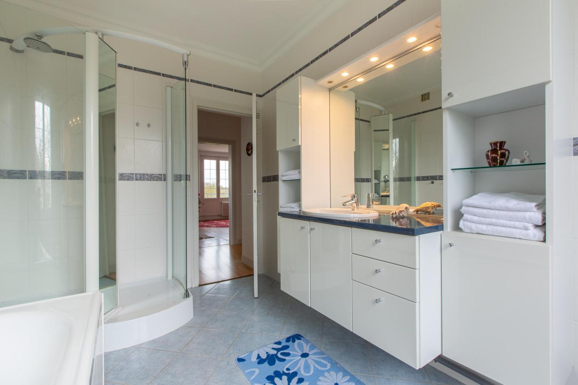 Apartment Chez Maryse Et Guy - Bel Appt Pour 4 Avec Jardin La Ville-aux-Clercs